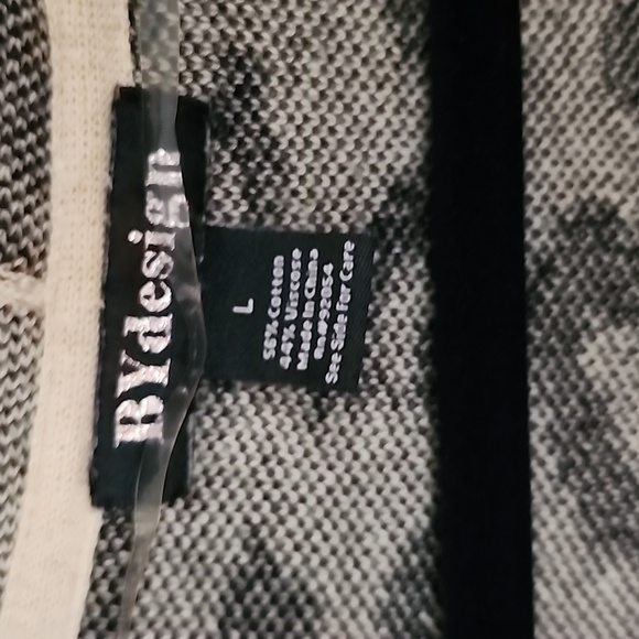 Cheetah Print Long Cardigan - Picture 2 of 4